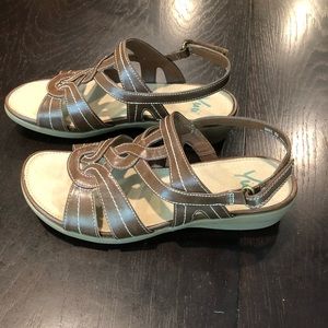 Active Wear Sandal Size 8M 🎈BundleDeals🎈